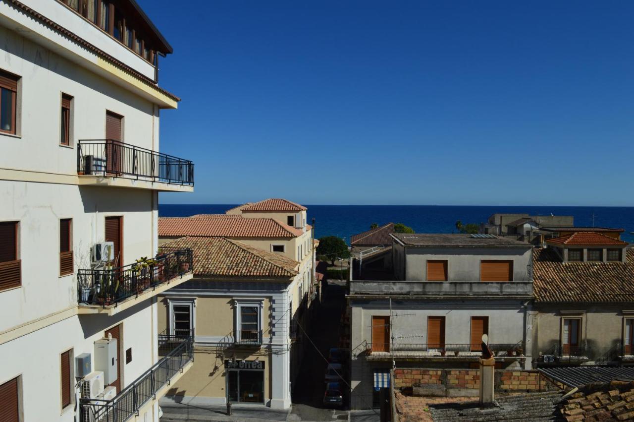 Emerella Guest House Siderno Beach Екстериор снимка