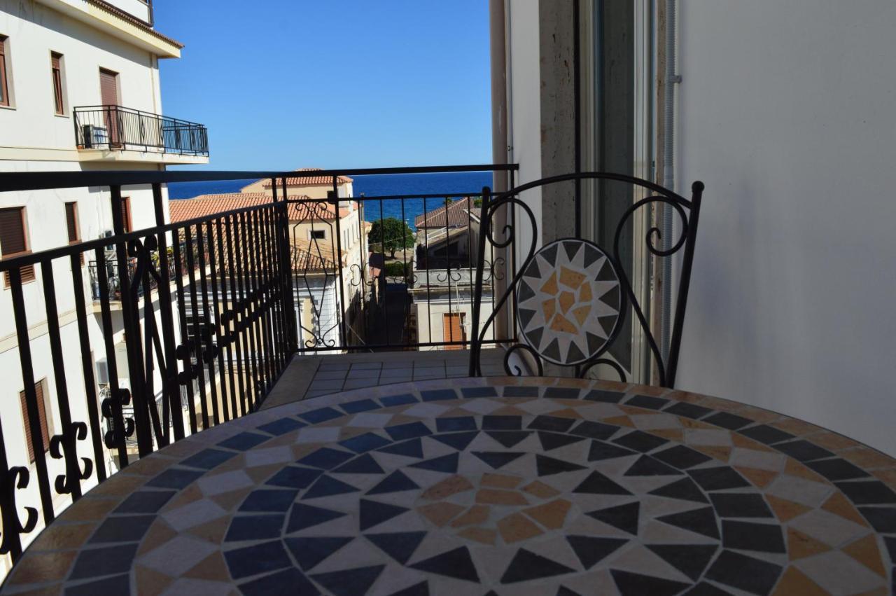 Emerella Guest House Siderno Beach Екстериор снимка